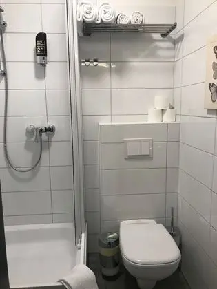 Tek Kişilik Oda, Ortak Banyo