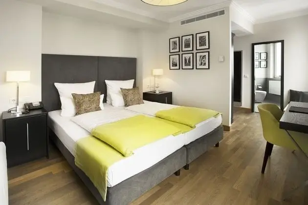 Comfort Tek Büyük veya İki Ayrı Yataklı Oda
