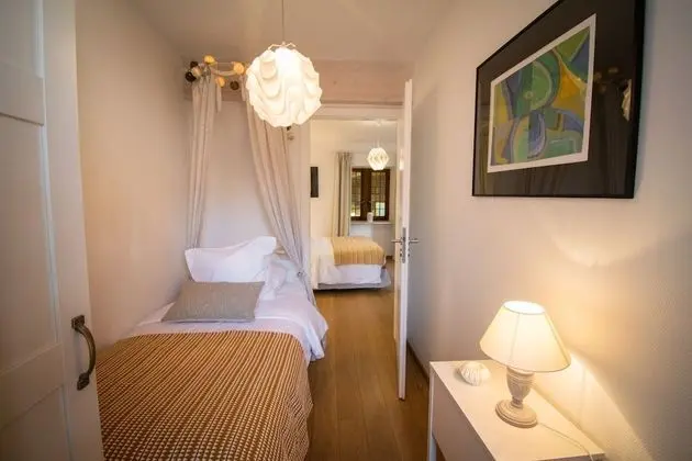 Üç Kişilik Oda, Banyolu/Duşlu (Chambre « Flocon »)