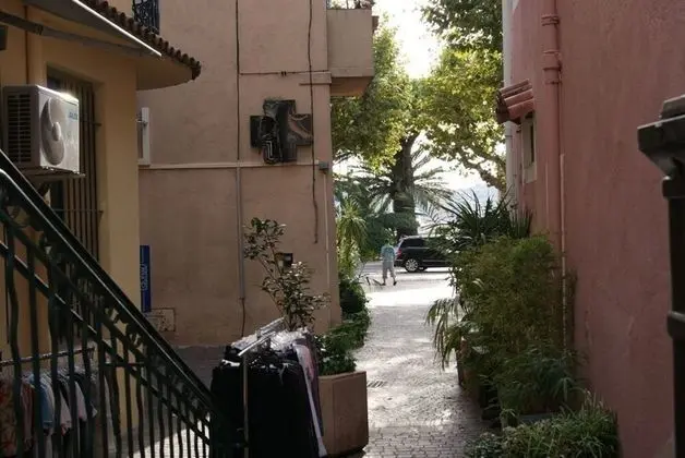 Stüdyo, Teras (Gassine Nr8)