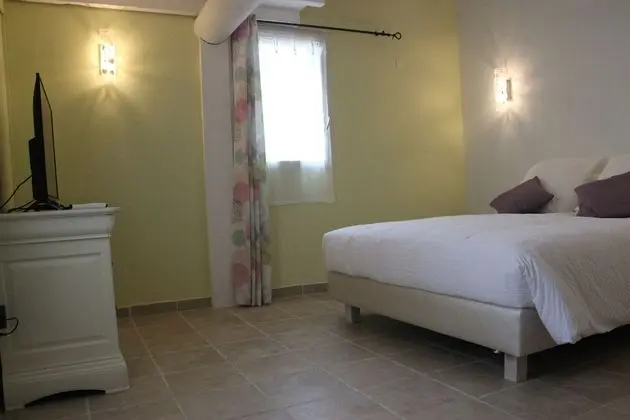 Tek Büyük Yataklı Oda (Fleur de Vervaine)