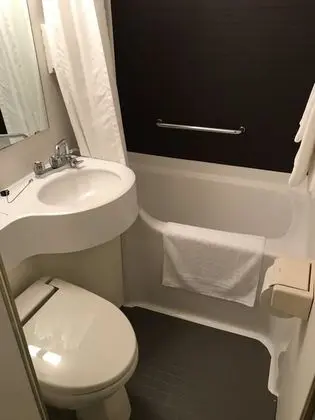 Tek Büyük Yataklı Oda, Sigara İçilebilir