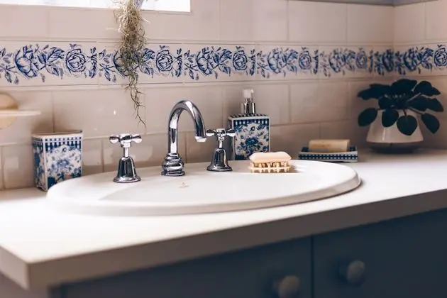 Traditional Tek Büyük Yataklı Oda