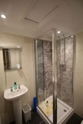 Tek Büyük Yataklı Oda, Özel Banyo