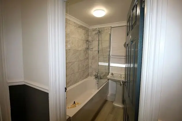 Tek Kişilik Oda, Ortak Banyo