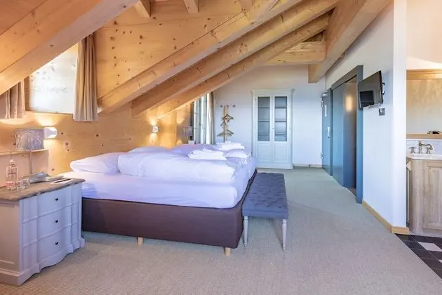 Junior Süit, Dağ Manzaralı