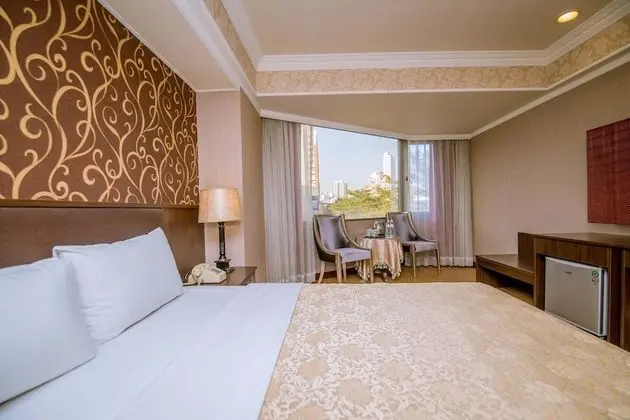 Deluxe Tek Büyük Yataklı Oda