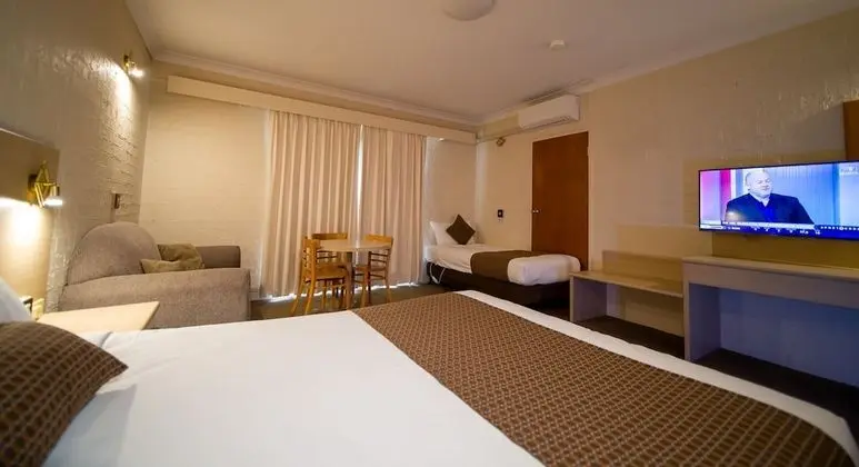 Standard İki Ayrı Yataklı Oda, Küçük Mutfak (1 queen and 1 single bed)