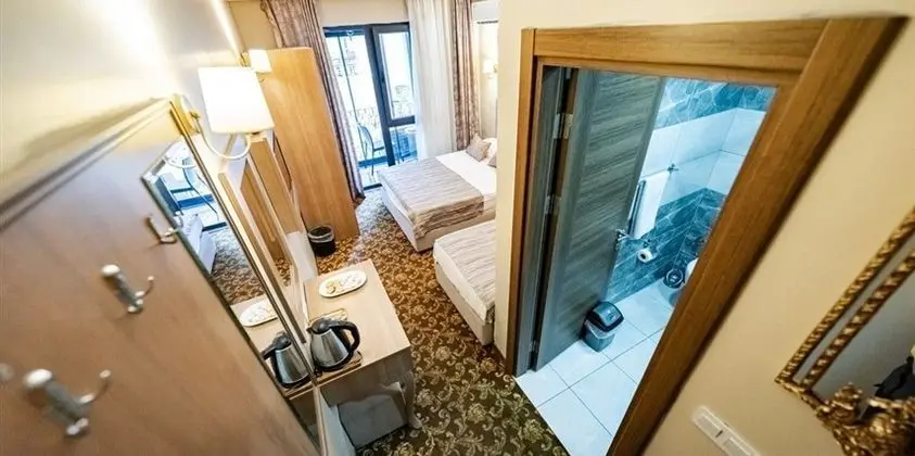Sehir Manzarali Balkonlu Standard 2 Ayri Yatakli