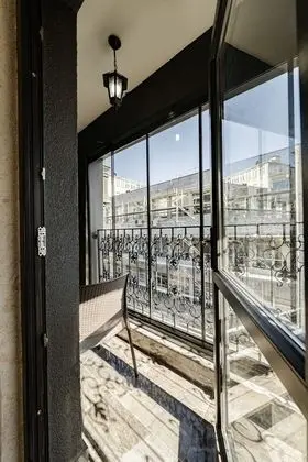 Sehir Manzarali Balkonlu Standard 3 Kişili
