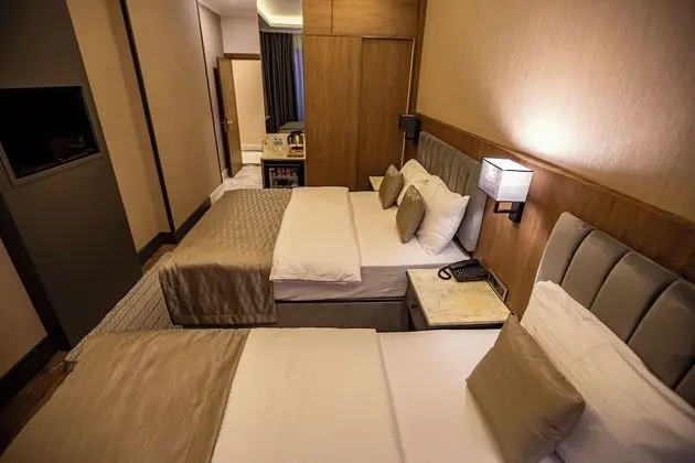 Deluxe Üç Kişilik Oda