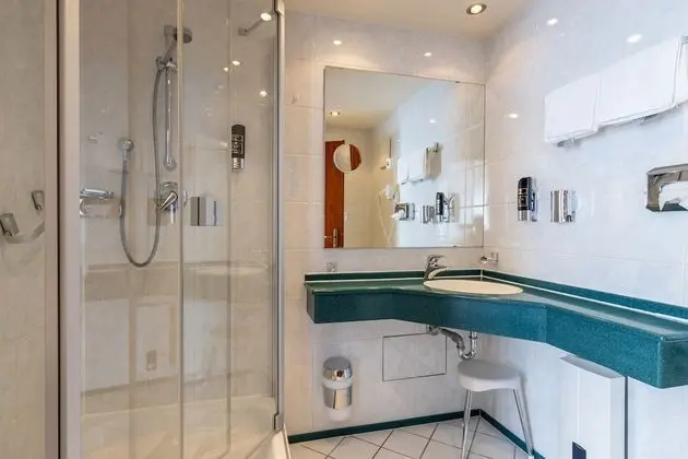 Üç Kişilik Oda, Özel Banyo