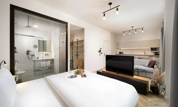 Superior Studio, Şehir Manzaralı