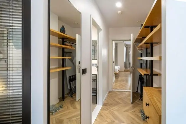 Superior Studio, Şehir Manzaralı