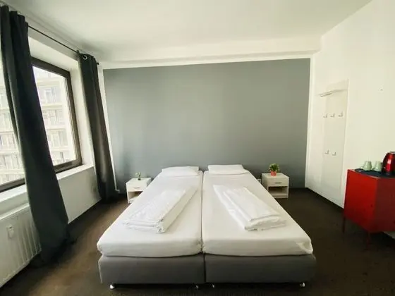 Basic Tek Büyük Yataklı Oda