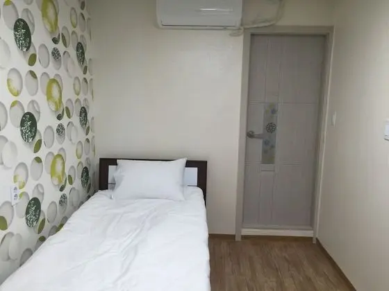 Tek Kişilik Oda (Bigger than most rooms in Seoul)