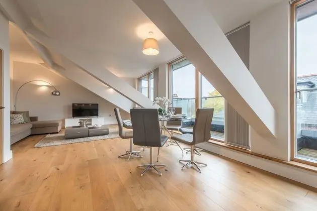 Çatı Katı Süiti (Penthouse)