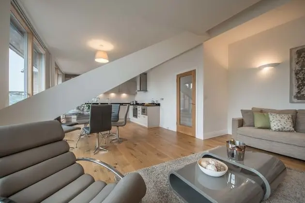 Çatı Katı Süiti (Penthouse)