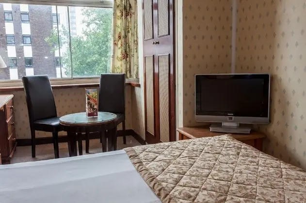 Standard Tek Büyük Yataklı Oda