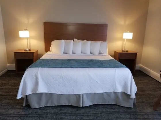 Süit, 1 En Büyük (King) Boy Yatak, Sigara İçilmez, Sıcak Su Küveti