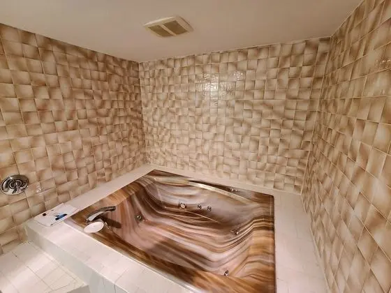 Süit, 1 En Büyük (King) Boy Yatak, Sigara İçilmez, Sıcak Su Küveti