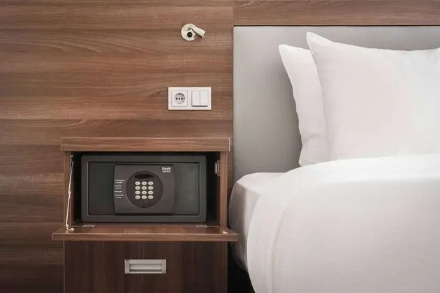 Oda, 1 Büyük (Queen) Boy Yatak, Engellilere Uygun, Sigara İçilmez