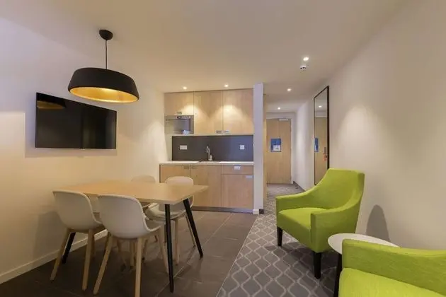 Family Room, Multiple Beds (with kitchenette)