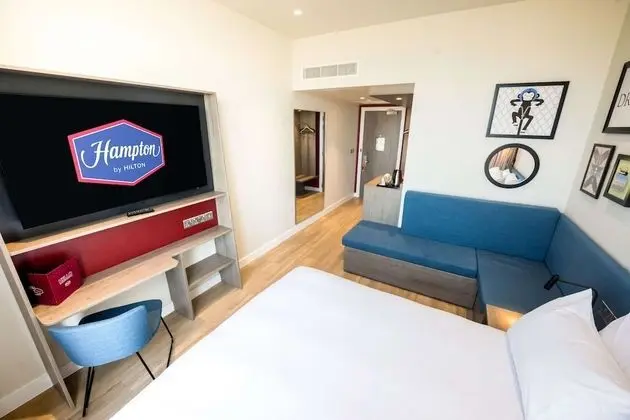 Premium Oda, 1 Büyük (Queen) Boy Yatak ve Çekyat, Sigara İçilmez