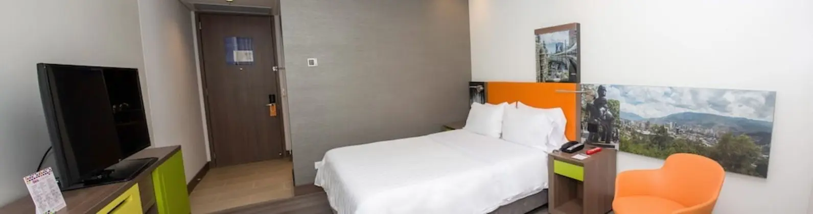 1 Queen Bed Nonsmoking