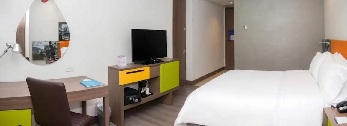 1 Queen Bed Nonsmoking