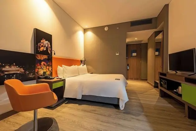 1 Queen Bed Nonsmoking