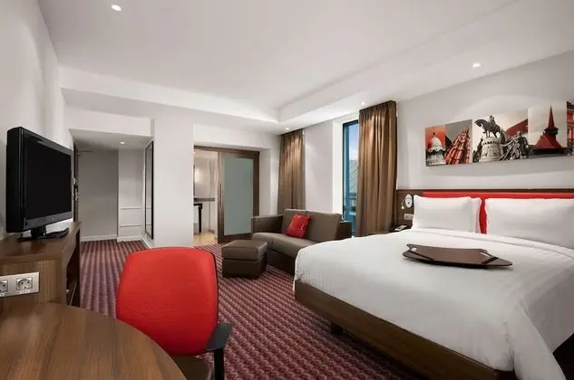 1 Queen Bed, Accessible, Non Smoking