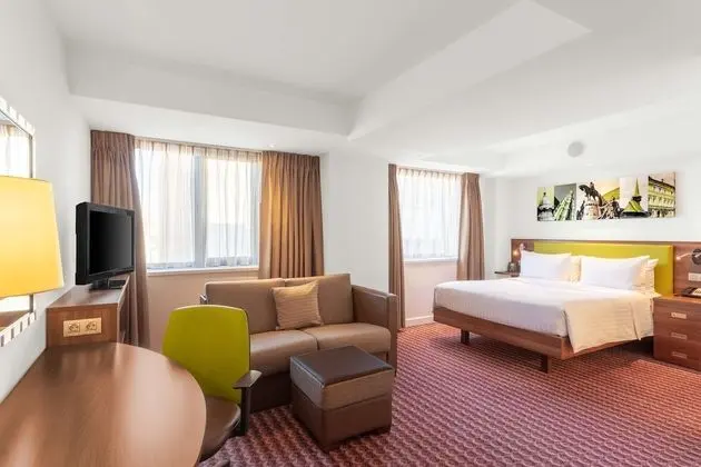 1 Queen Bed with Sofa bed, Non Smoking