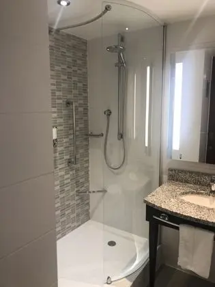 İki Ayrı Yataklı Oda, Sigara İçilmez