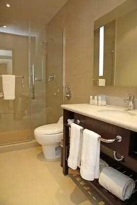 Oda, 2 Çift Kişilik Yatak, Şehir Manzaralı