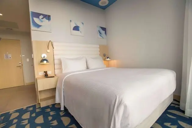 Oda, 1 Büyük (Queen) Boy Yatak, Engellilere Uygun, Sigara İçilmez