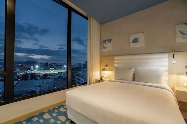 Oda, 1 Büyük (Queen) Boy Yatak, Sigara İçilmez, Buzdolabı