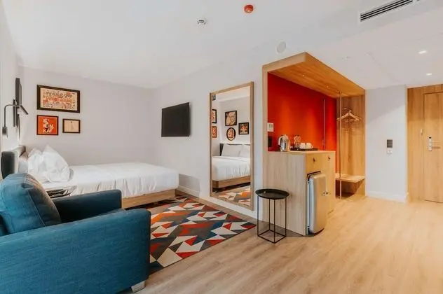 Standard Tek Büyük veya İki Ayrı Yataklı Oda, 1 En Büyük (King) Boy Yatak, Engellilere Uygun