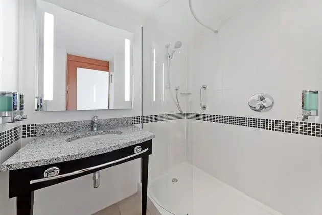 İki Ayrı Yataklı Oda, Sigara İçilmez, Şehir Manzaralı