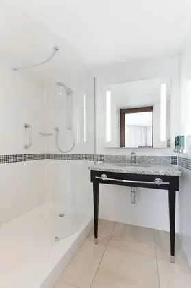 Oda, 1 Büyük (Queen) Boy Yatak ve Çekyat, Sigara İçilmez, Şehir Manzaralı