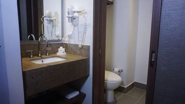 Oda, 1 Büyük (Queen) Boy Yatak