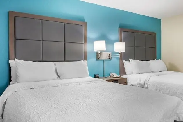 Oda, 2 Büyük (Queen) Boy Yatak, Engellilere Uygun, Sigara İçilmez