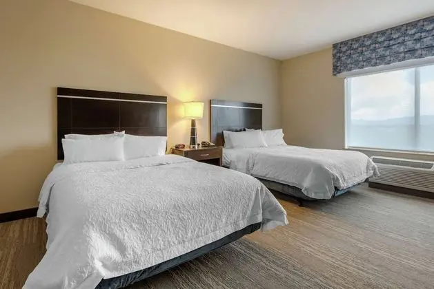 Oda, 2 Büyük (Queen) Boy Yatak, Engellilere Uygun, Sigara İçilmez