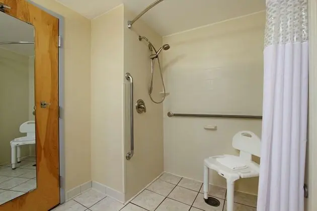 Oda, 1 En Büyük (King) Boy Yatak, Engellilere Uygun, Sigara İçilmez