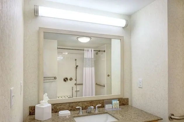 Oda, 2 Büyük (Queen) Boy Yatak, Engellilere Uygun, Okyanus Manzaralı (Roll In Shower)