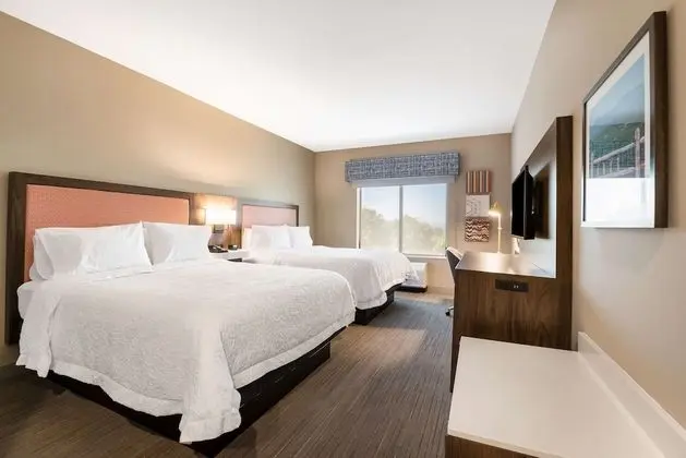 Oda, 2 Büyük (Queen) Boy Yatak, Engellilere Uygun (Hearing)