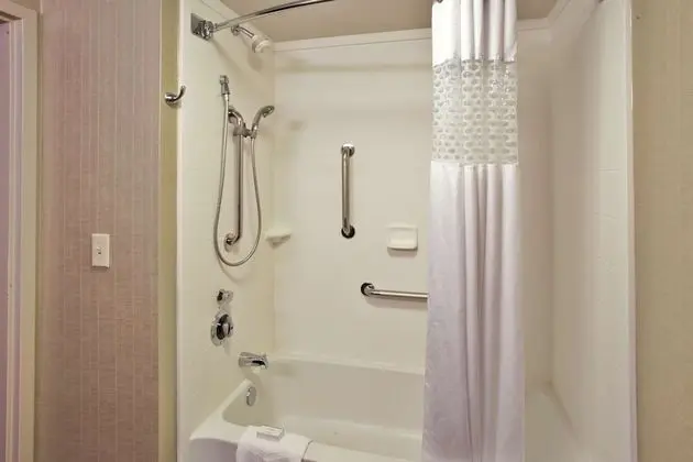 King, Accessible, Bathtub