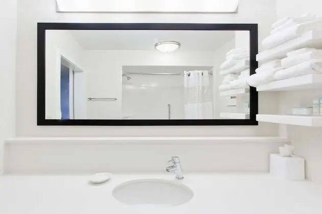 Oda, 2 Büyük (Queen) Boy Yatak, Sigara İçilmez