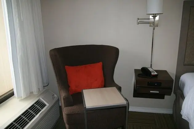 Oda, 1 Büyük (Queen) Boy Yatak, Engellilere Uygun, Küvet (Mobility & Hearing)