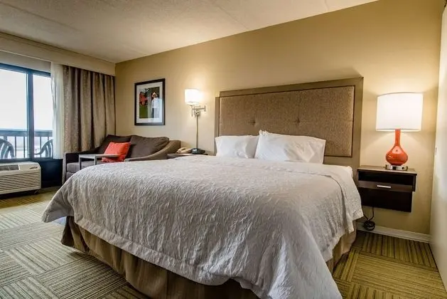 Oda, 1 En Büyük (King) Boy Yatak ve Çekyat (Study)